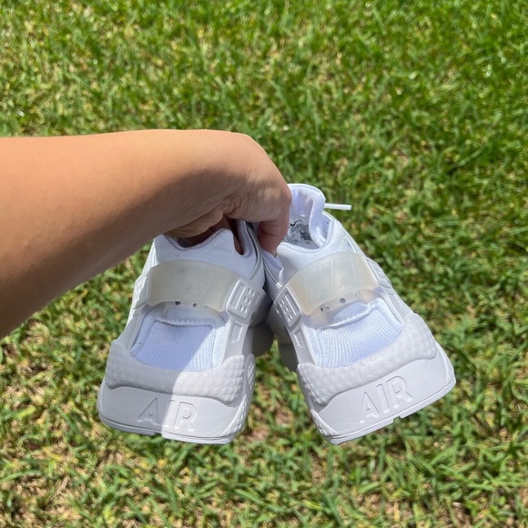 Nike Huaraches - Picture 5 of 6